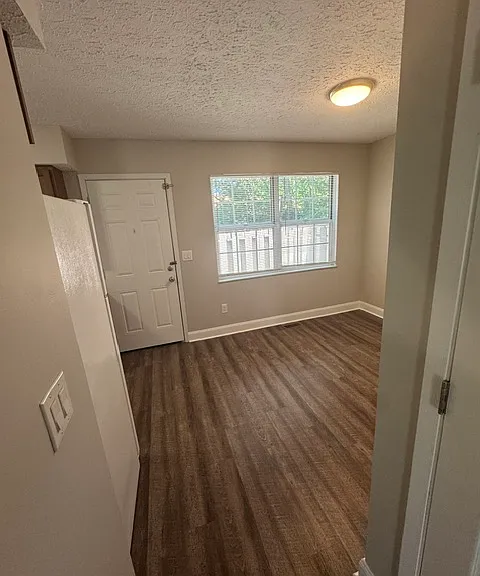 3952 Bronson Ct — Photo 6