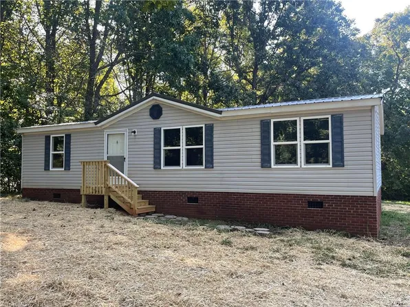 243 Ridgewood Dr, Linwood, NC 27299