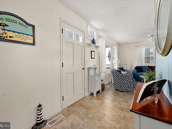 5th image of 9 129th St #11
