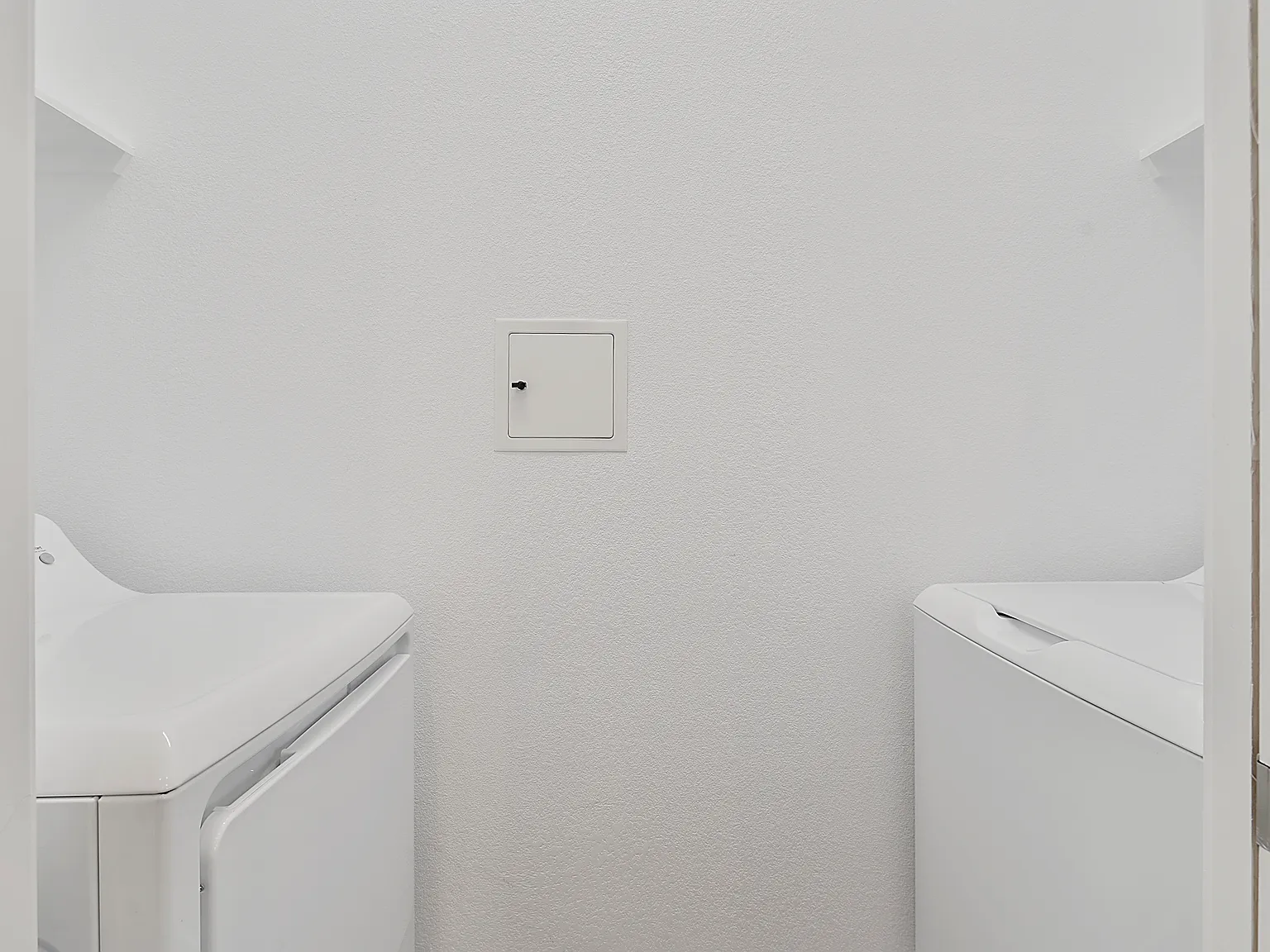 5 bed, 2800 sqft, $4,500 — Photo 4