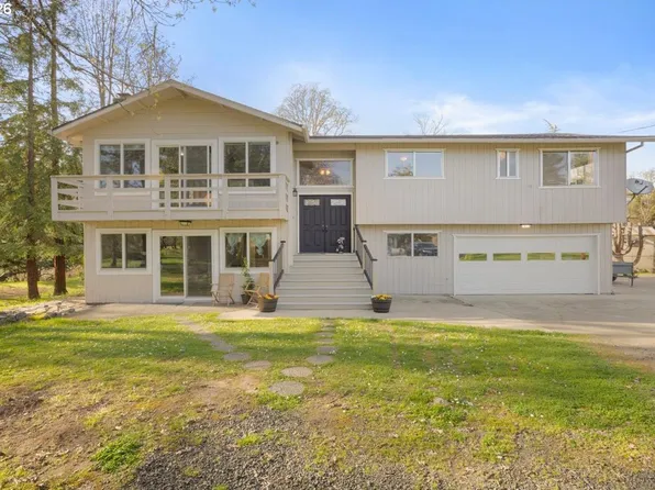 3905 Carnes Rd, Roseburg, OR 97471