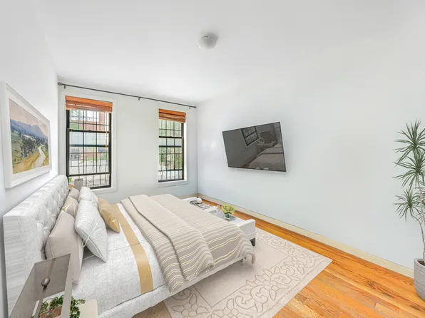 479 Bainbridge Street image 12 of 19