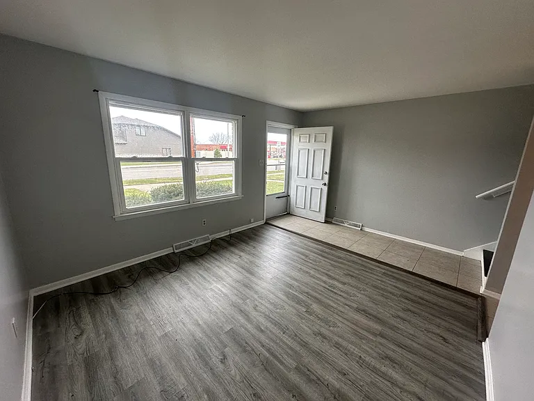 1529 Sheffield Ave #1529 — Photo 1
