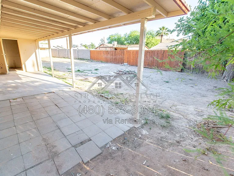 2533 E Blanche Dr — Photo 31