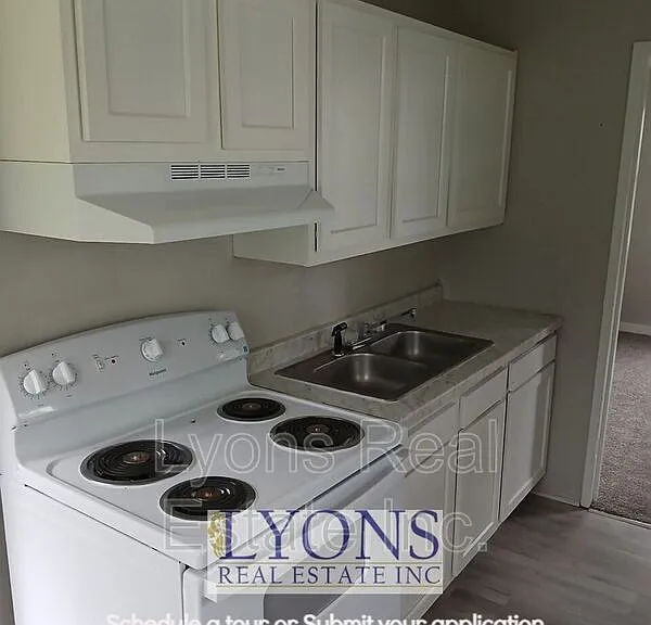 1706 Clover Dr — Photo 1