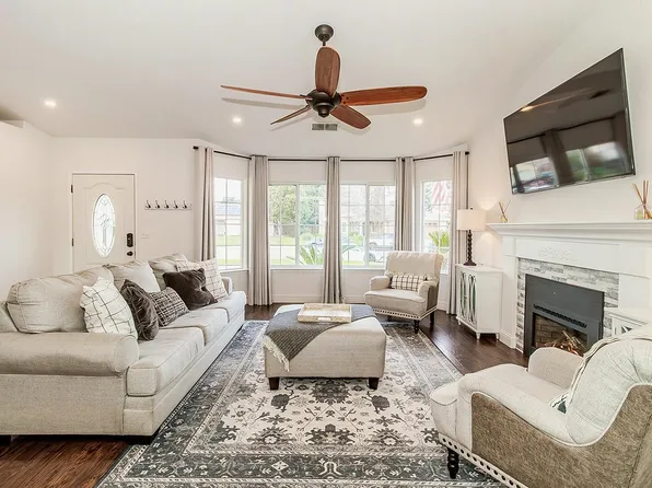 2619 Sarah St, Selma, CA 93662