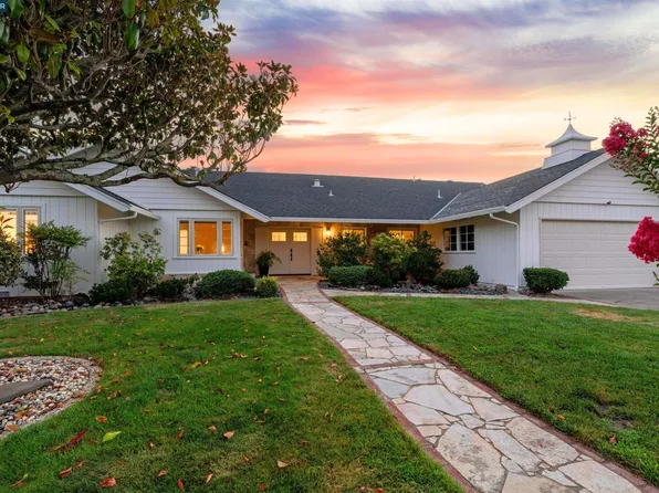 92 Sullivan Dr, Moraga, CA 94556