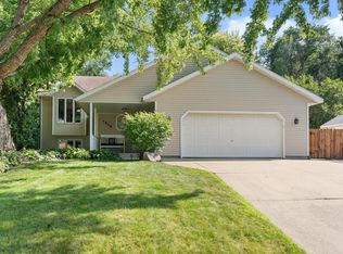 1939 Greenwood Dr NE, Owatonna, MN 55060