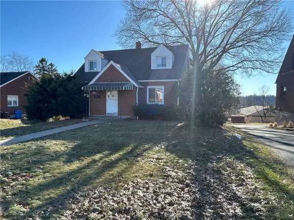 2768 Grant St, Lower Burrell, PA 15068