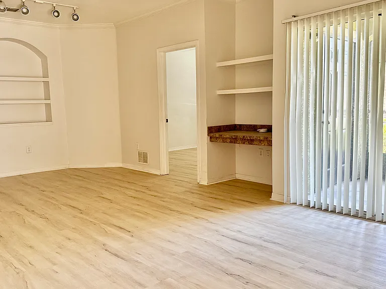 9918 Courtney Palms Blvd #101 — Photo 11