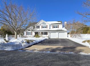 11 Simpson Gate, Manorville, NY 11949