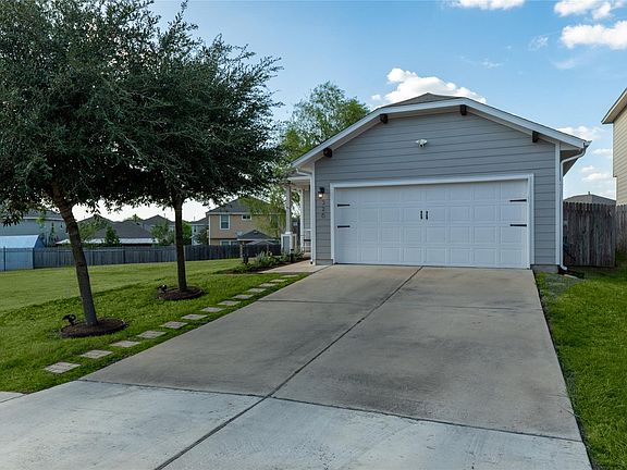 2nd image of 326 Pearl Way