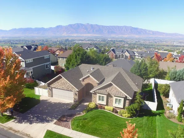 1211 Grandview Dr, Providence, UT 84332