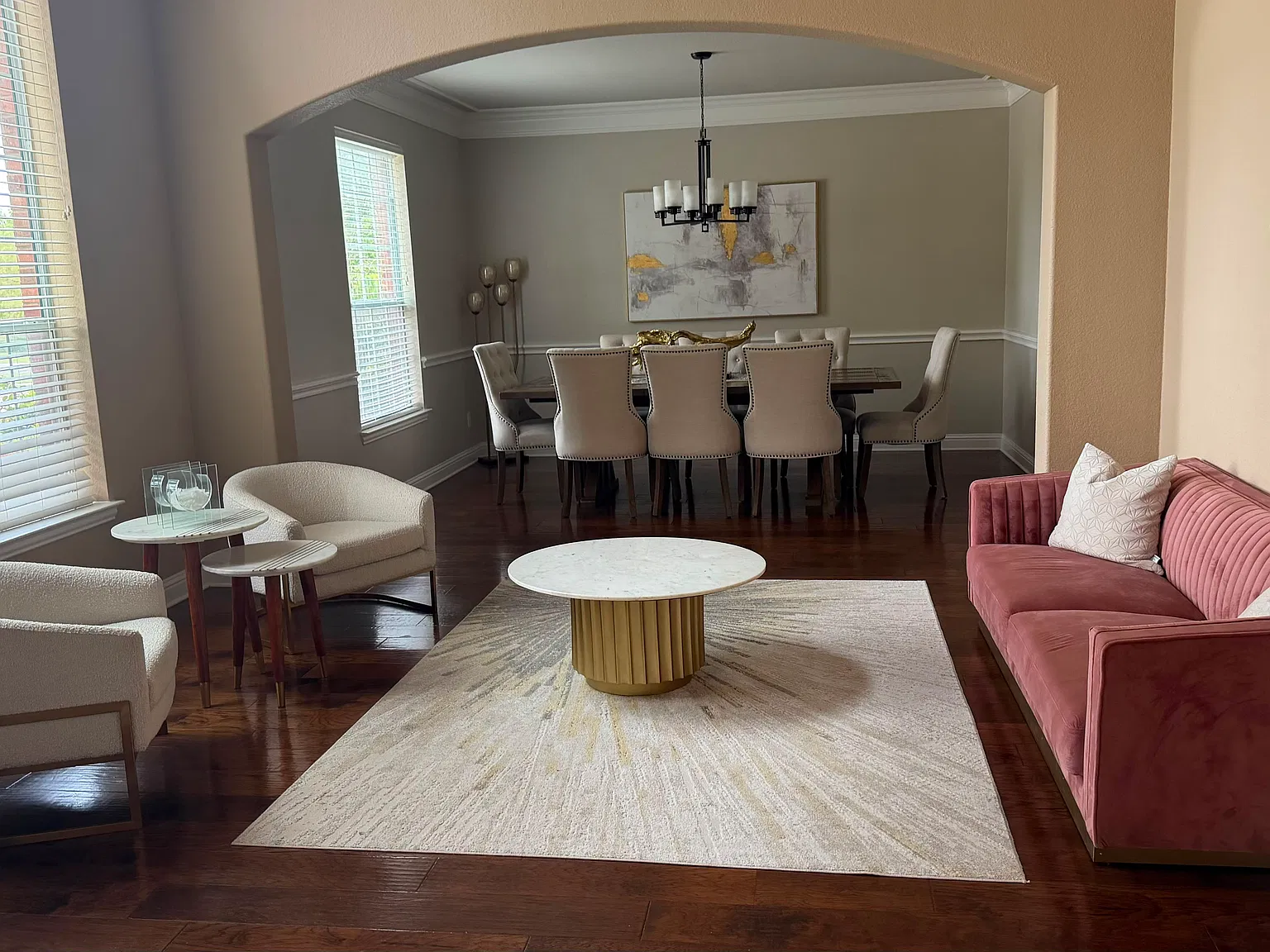 5 bed, 4031 sqft, $4,900 — Photo 2