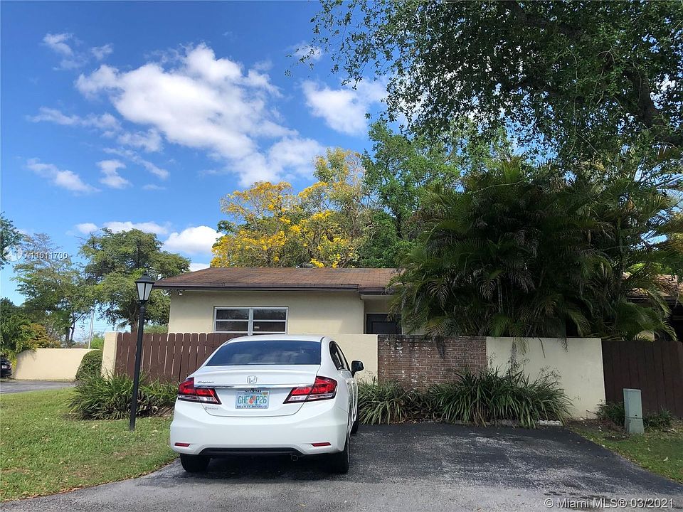 1st image of 13718 Kendale Lakes Dr