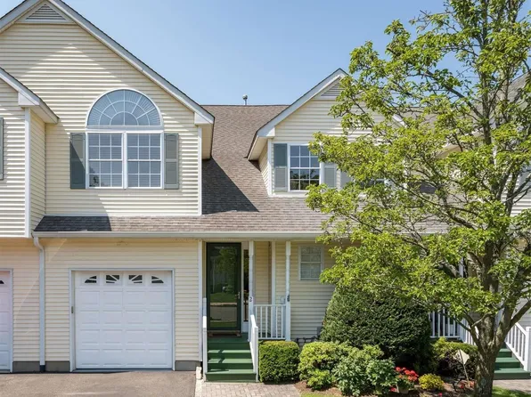2 Spring Court #2, Huntington, NY 11743