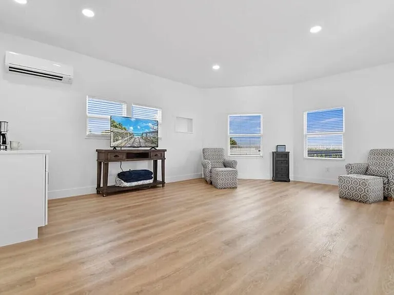 941 Ocean Dr — Photo 18