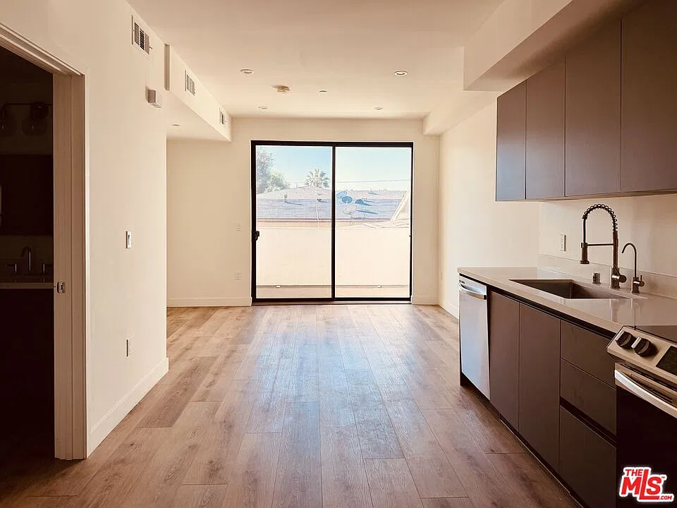 919 S Harvard Blvd #301