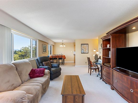 3rd image of 929 Esquimalt Rd #202