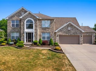 218 Rivers Edge Dr, Amherst, OH 44001