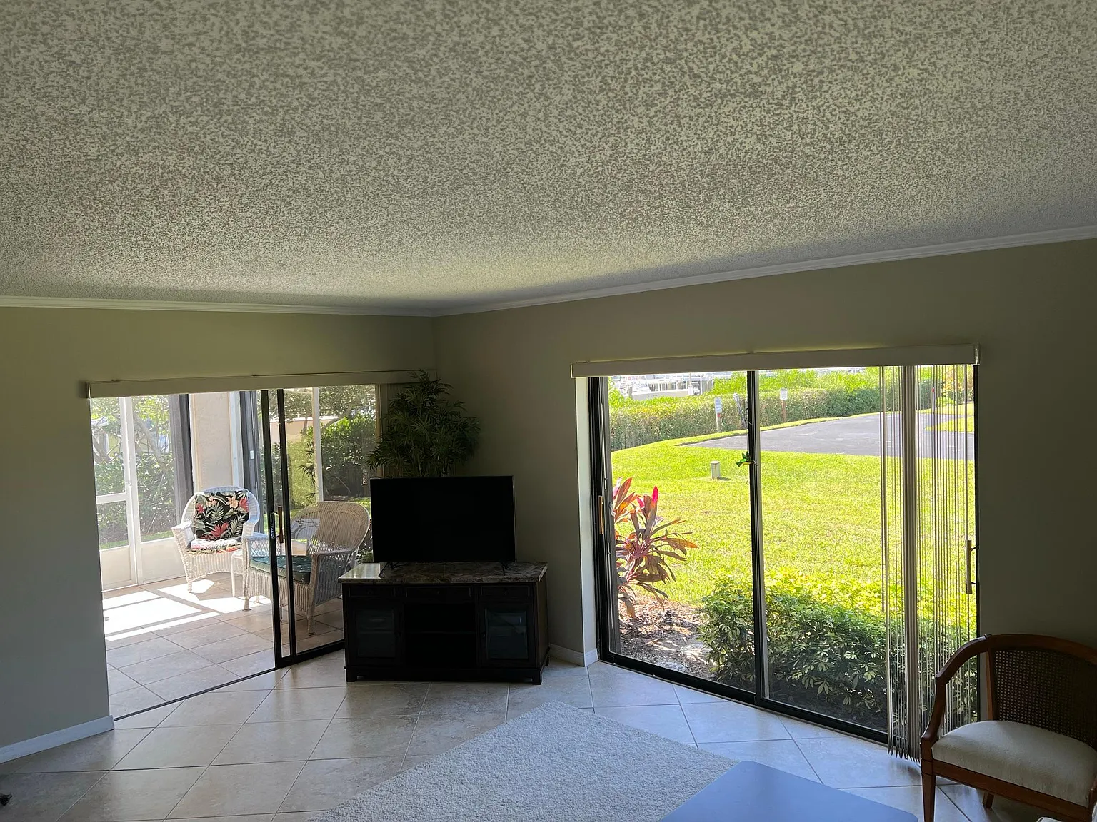 2 bed, 1305 sqft, $2,500 — Photo 4
