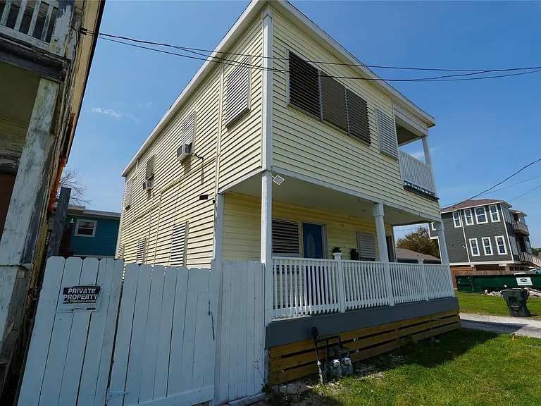 1213 28th St — Photo 3