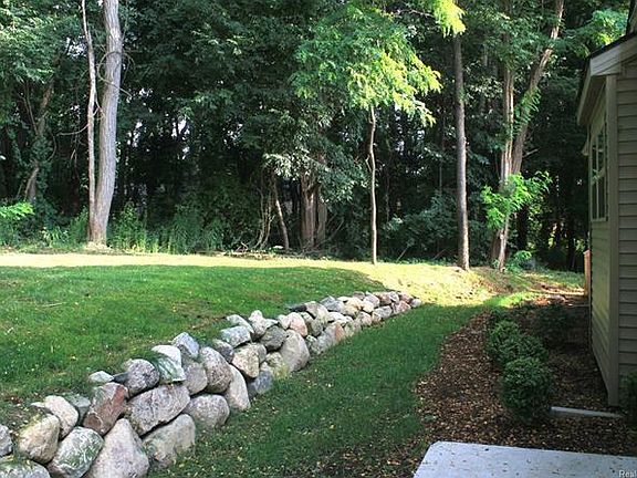 4th image of 9598 Kingsway Cir #1