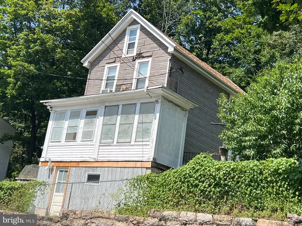 414 Front St, Pottsville, PA 17901