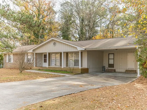 2082 Windsor Ln, Snellville, GA 30078