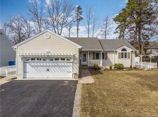 180 Neptune Dr, Manahawkin, NJ 08050