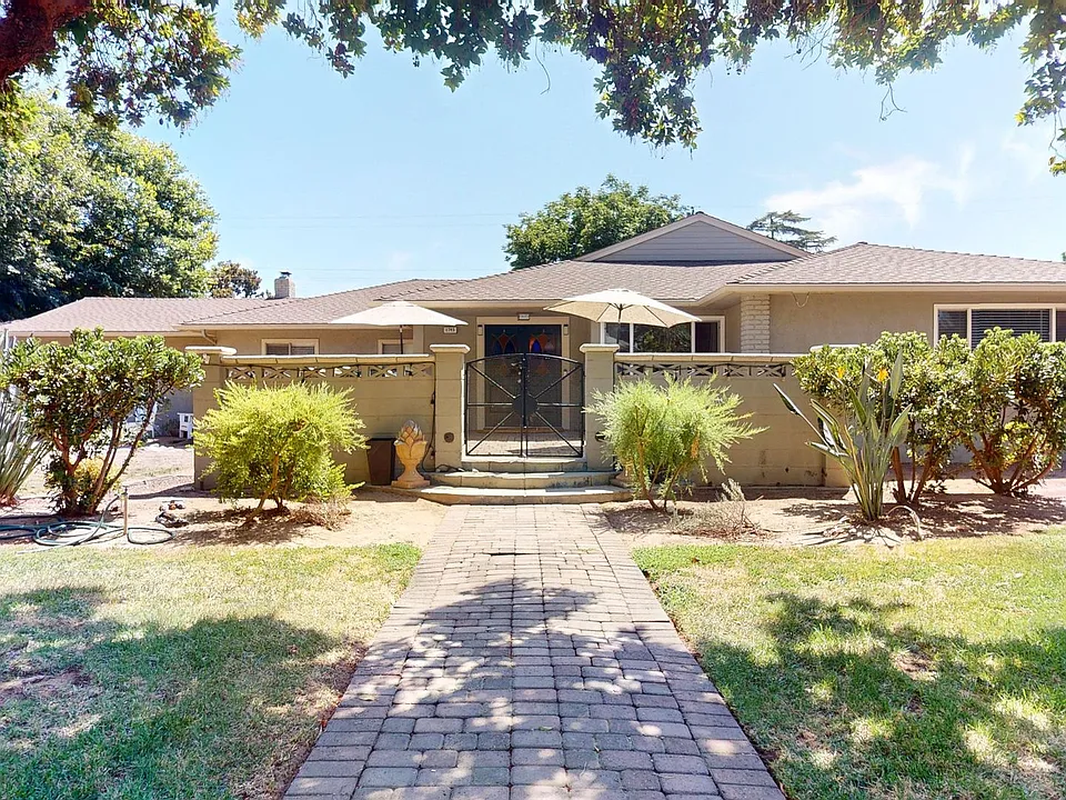 1745 W San Madele Ave