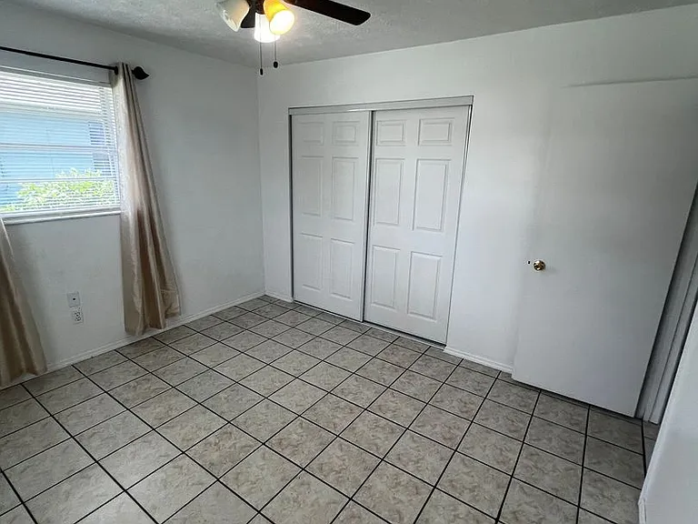173 SE Fallon Dr — Photo 6