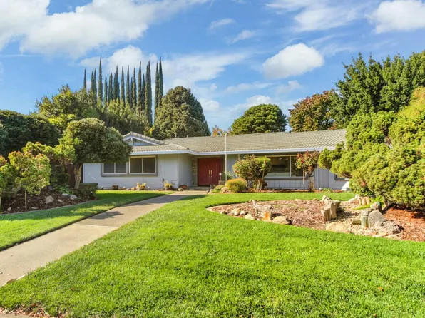 4615 American River Dr, Sacramento, CA 95864