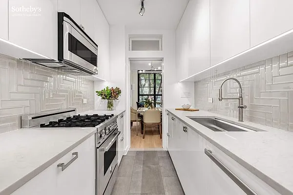 Sold by Sotheby's International Realty | media 4