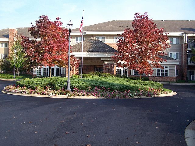 1st image of 605 Barrington Ave Office 1