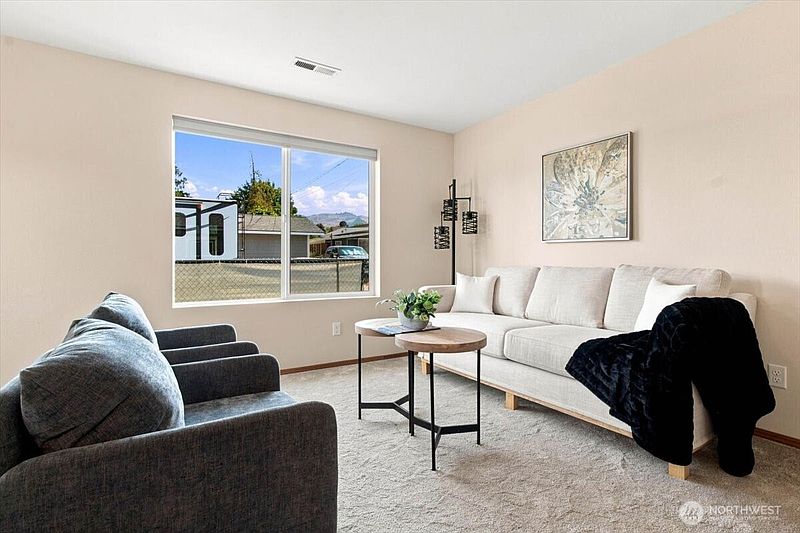 5th image of 760 Sunset Avenue