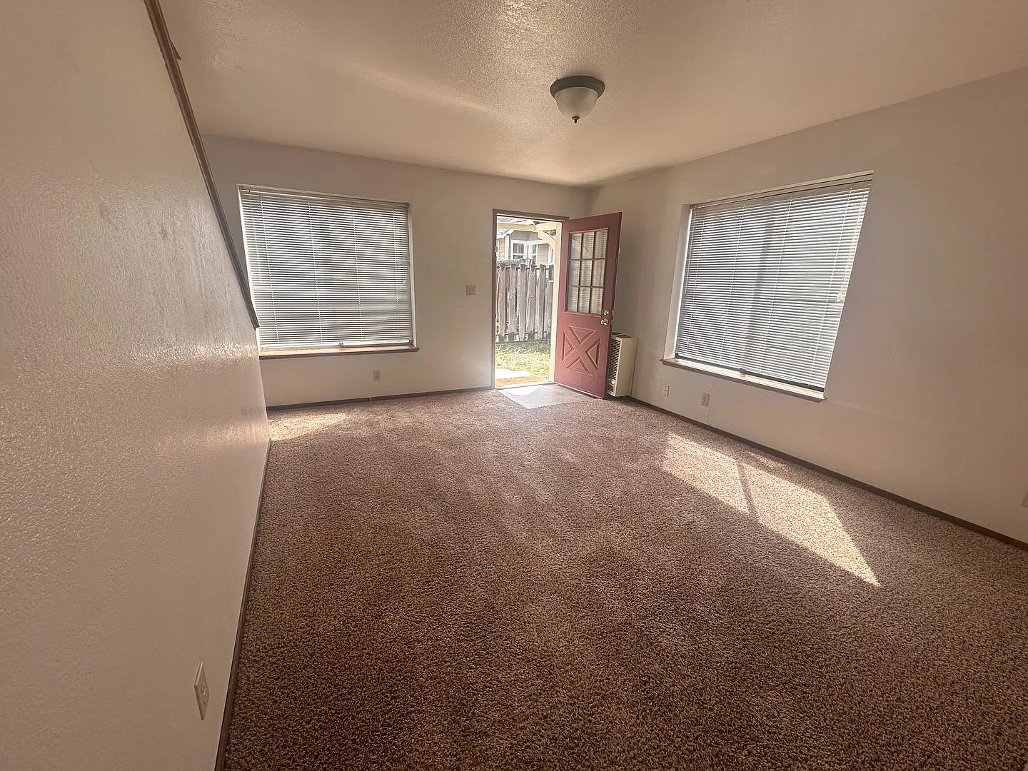 2 Bed, 1 Bath Townhouse — Photo 4