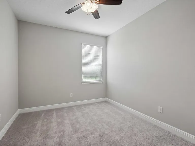 2560 Warren Acres Blvd — Photo 14