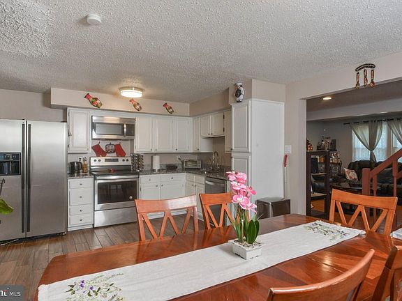 5th image of 13625 Bentley Cir