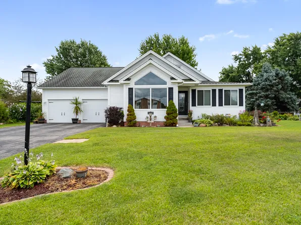 14169 Shannon Dr, Cement City, MI 49233
