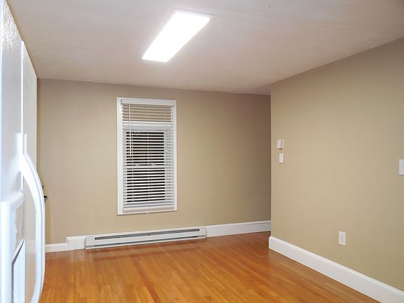eating area in the kitchen