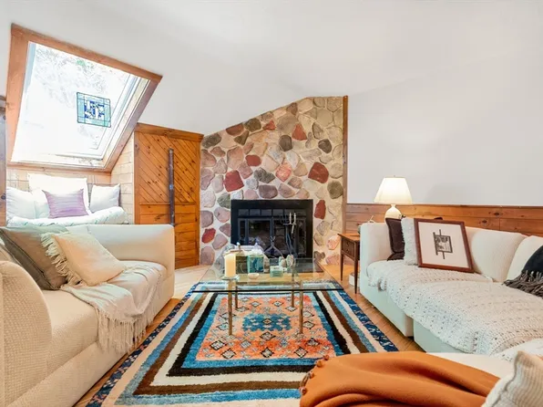 10 Apple Ridge Rd #4, Maynard, MA 01754