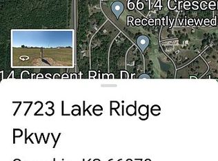 7737 Lake Ridge Pkwy, Ozawkie, KS 66070