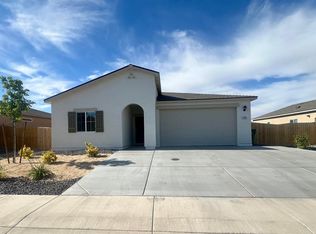 1820 Hickory Ln, Fernley, NV 89408