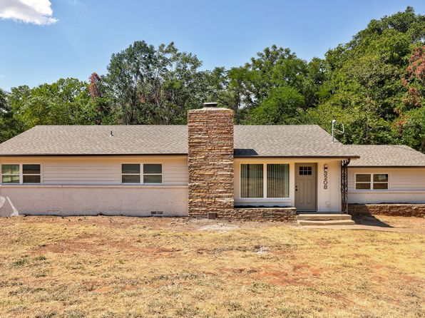 3208 E Maxwell Dr