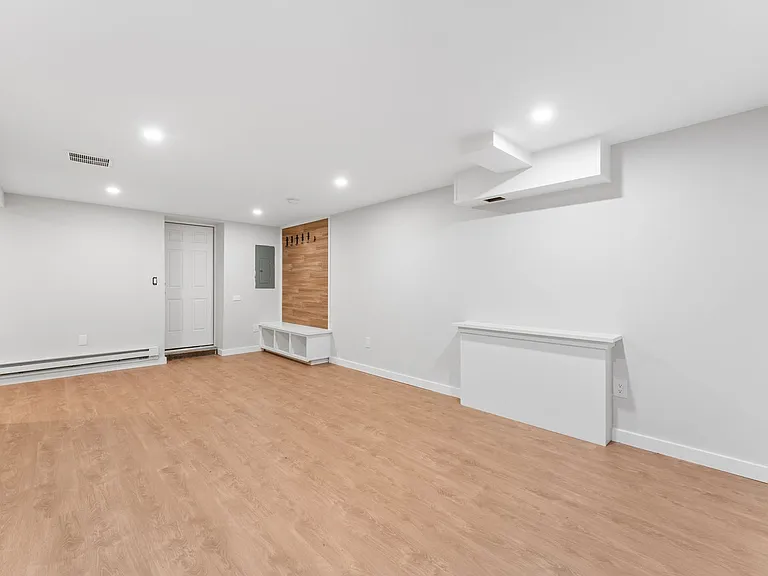 8 Brook Way — Photo 25