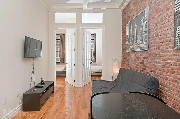 Rented by Mdrn Residential | media 19