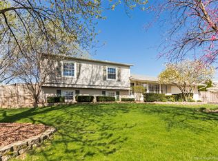 2N446 Pleasant Ave, Glen Ellyn, IL 60137