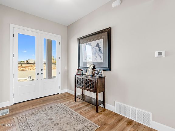 5th image of 7664 Whileaway Rd E