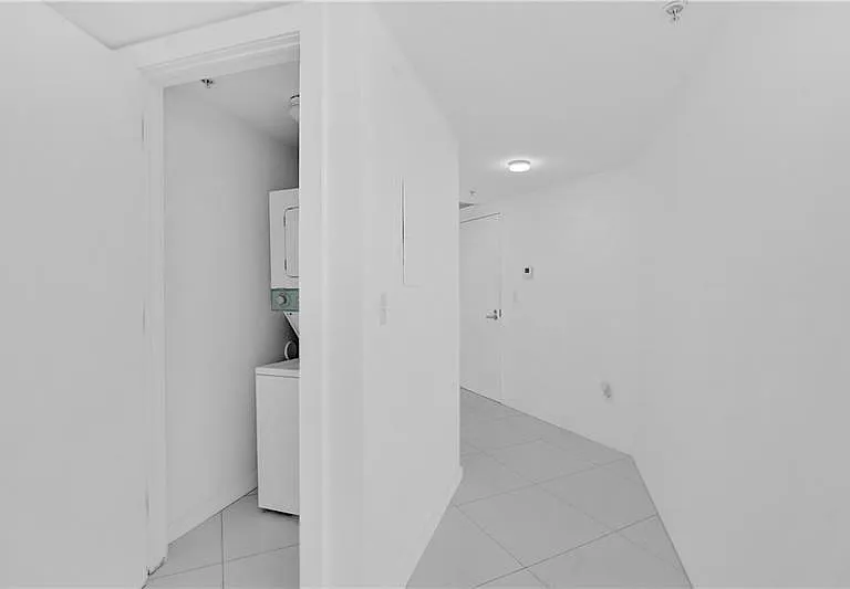 720 NE 62nd St #4 — Photo 11